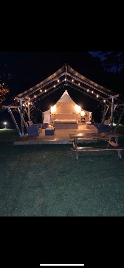 'T Vlyt Vakantiehuis-Wellness Bed and Breakfast Riemst Exteriör bild