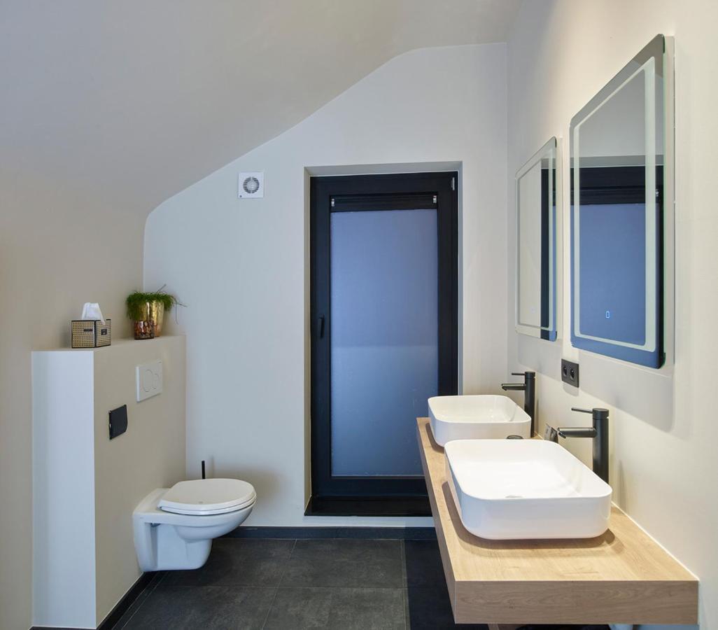 'T Vlyt Vakantiehuis-Wellness Bed and Breakfast Riemst Exteriör bild