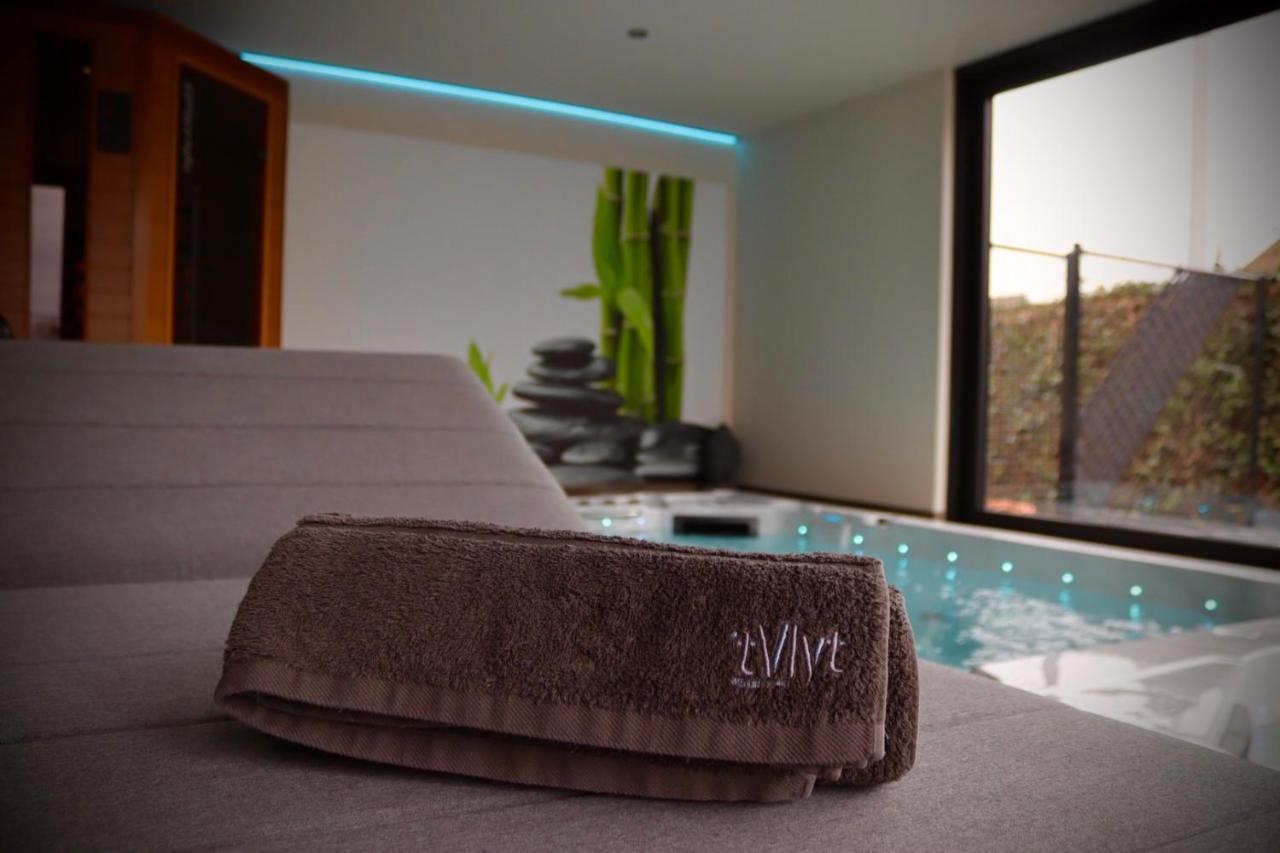 'T Vlyt Vakantiehuis-Wellness Bed and Breakfast Riemst Exteriör bild